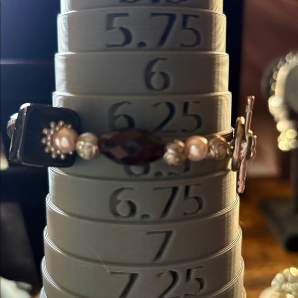 Elegant Black and Silver Beaded Bracelet - Picture 3 of 3